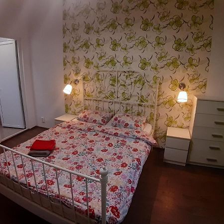 Romantic Calm Apartments Piata Universitate Bucureşti Eksteriør bilde