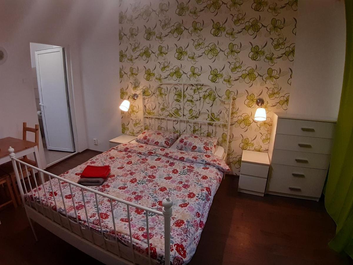 Romantic Calm Apartments Piata Universitate Bucureşti Eksteriør bilde
